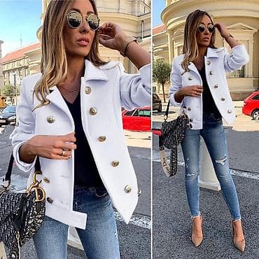 Elegantna ženska kratka jakna sa duplim kopčanjem - Model: strukirana na lalafo.rs — 4 Elegantna ženska kratka jakna sa duplim kopčanjem - Model: strukirana — 4