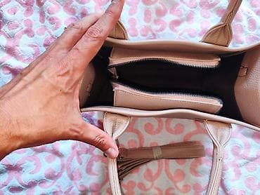 Prelepa ženska tašna Magda NOVO, nekorišćeno Boja bebi roze, bleda na lalafo.rs — 4 Prelepa ženska tašna Magda NOVO, nekorišćeno Boja bebi roze, bleda — 4