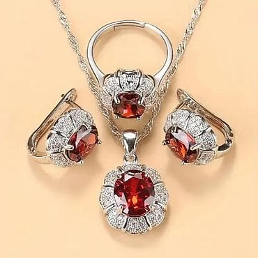 Lanac sa priveskom,minđuše i prsten (podesiv)
Cena:1900din na lalafo.rs — 4 Lanac sa priveskom,minđuše i prsten (podesiv)
Cena:1900din — 4