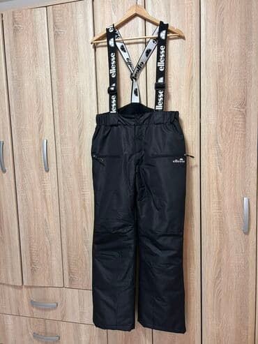 Muške Ellesse Sport ski/snowboard pantalone sa tregerima – crne na lalafo.rs Muške Ellesse Sport ski/snowboard pantalone sa tregerima – crne