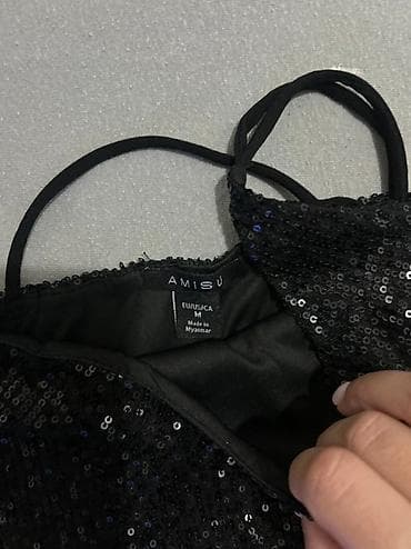 Crni asimetrični top sa šljokicama – Amisu - Brend: Amisu - Veličina na lalafo.rs — 2 Crni asimetrični top sa šljokicama – Amisu - Brend: Amisu - Veličina — 2