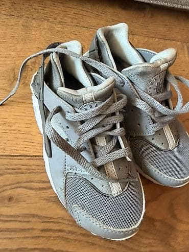 igrice za ps3: Dečije patike Nike Huarache – sivo/bele - Model: Nike Huarache (logo at lalafo.rs — 4 igrice za ps3: Dečije patike Nike Huarache – sivo/bele - Model: Nike Huarache (logo — 4