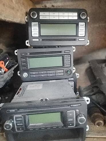 RADIO ZA VOLKSWAGEN GOLF 5, GOLF 6, JETTA . | Radio vise komada za na lalafo.rs RADIO ZA VOLKSWAGEN GOLF 5, GOLF 6, JETTA . | Radio vise komada za