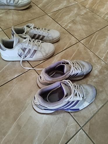 Patike za devojčice dobro očuvane broj 38 39.
500 dinara jedan par na lalafo.rs — 1 Patike za devojčice dobro očuvane broj 38 39.
500 dinara jedan par — 1