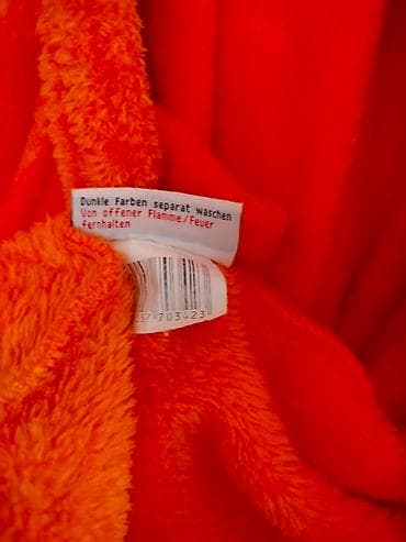 Dečiji bade mantil vel.134 (8/9) god.Odličan sa kapuljačom i džepovima na lalafo.rs — 4 Dečiji bade mantil vel.134 (8/9) god.Odličan sa kapuljačom i džepovima — 4