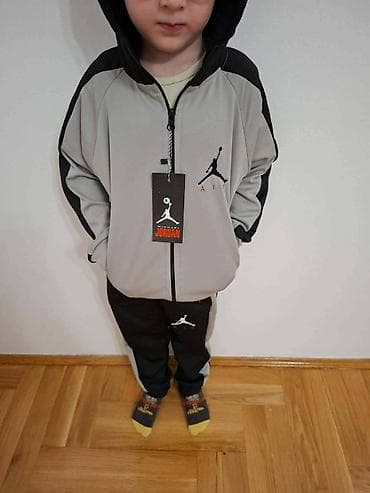 Dečiji trenerka komplet sa kapuljačom Dostupne veličine: 4, 6, 8, 10 at lalafo.rs — 8 Dečiji trenerka komplet sa kapuljačom Dostupne veličine: 4, 6, 8, 10 — 8