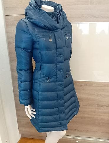 Izuzetna Benetton perjana jakna br 44 Jakna specijalno kreirana za na lalafo.rs Izuzetna Benetton perjana jakna br 44 Jakna specijalno kreirana za