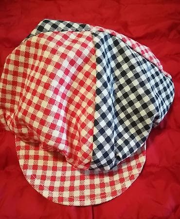 Šeširić-beretka karirana za uzrast 1-2 god, nošena nekoliko puta, kao na lalafo.rs — 4 Šeširić-beretka karirana za uzrast 1-2 god, nošena nekoliko puta, kao — 4