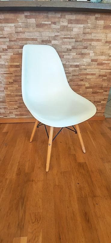 Armchairs: Trpezarijske stolice 4 komada, u odlicnom stanju kao sa slika at lalafo.rs — 1 Armchairs: Trpezarijske stolice 4 komada, u odlicnom stanju kao sa slika — 1