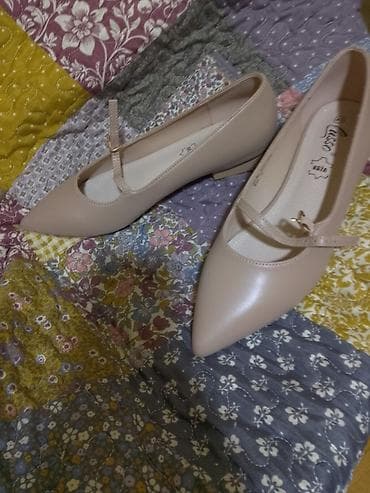 Meri Džejn u bez boji,imaju kaisic.Sasvim niska peta,oblik u na lalafo.rs Meri Džejn u bez boji,imaju kaisic.Sasvim niska peta,oblik u