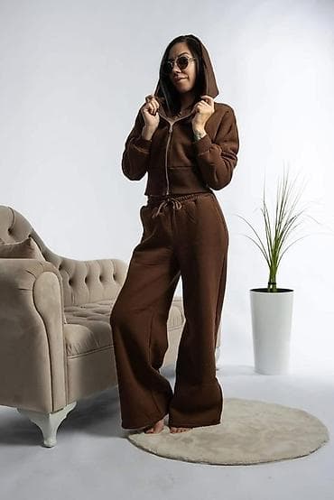 Totalna rasprodaja!!! Komplet trenerka: 3000 dinara Veličina: S M L na lalafo.rs — 1 Totalna rasprodaja!!! Komplet trenerka: 3000 dinara Veličina: S M L — 1