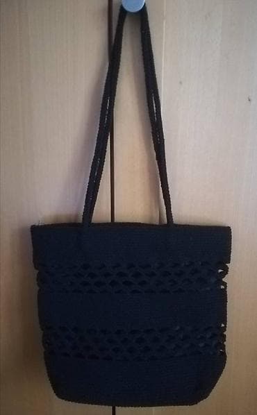 Torba crna pletena dimenzije 29x26 cm, očuvana, uz nju gratis ista at lalafo.rs — 3 Torba crna pletena dimenzije 29x26 cm, očuvana, uz nju gratis ista — 3