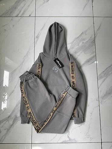 Ženski komplet trenerke – Michael Kors stil - Dvodijelni set na lalafo.rs — 3 Ženski komplet trenerke – Michael Kors stil - Dvodijelni set — 3