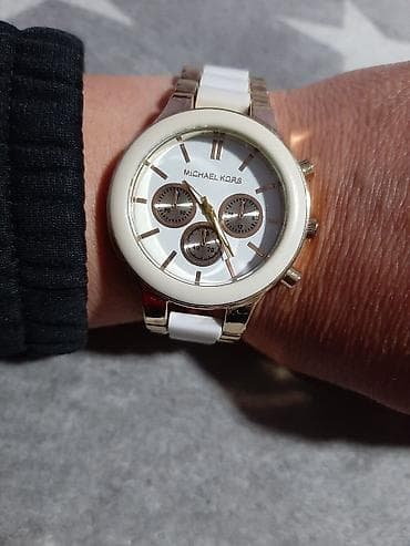 Majkl Kors ispravan sat jako lep model satasat je za sve uzraste na lalafo.rs Majkl Kors ispravan sat jako lep model satasat je za sve uzraste