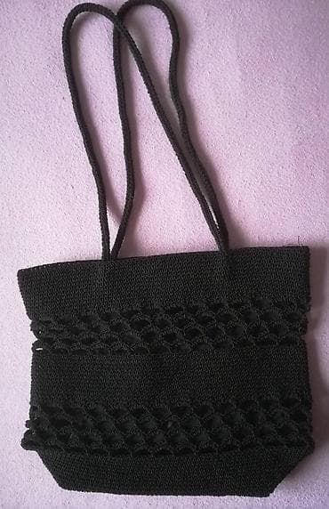 Torba crna pletena dimenzije 29x26 cm, očuvana, uz nju gratis ista at lalafo.rs — 5 Torba crna pletena dimenzije 29x26 cm, očuvana, uz nju gratis ista — 5