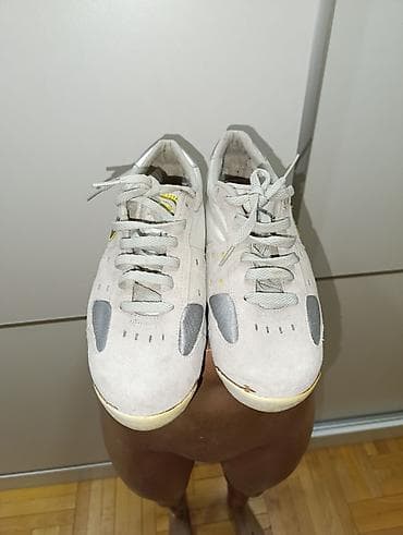 Nike patike unutrasnje gaziste 26 cm na lalafo.rs — 2 Nike patike unutrasnje gaziste 26 cm — 2