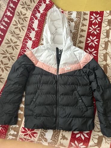 Nike, Zimska jakna na lalafo.rs Nike, Zimska jakna