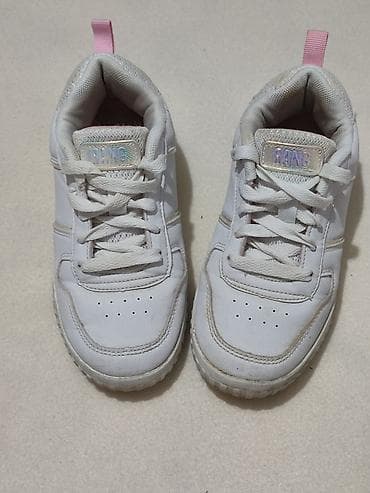 Rang bele patike za devojčice
broj 30
bez oštećenja
cena 500 dinara na lalafo.rs — 1 Rang bele patike za devojčice
broj 30
bez oštećenja
cena 500 dinara — 1