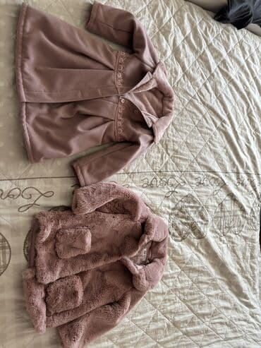 Kaputic i bundica za devojcice velicina 4,malo noseno,komad 2000dinara na lalafo.rs — 1 Kaputic i bundica za devojcice velicina 4,malo noseno,komad 2000dinara — 1