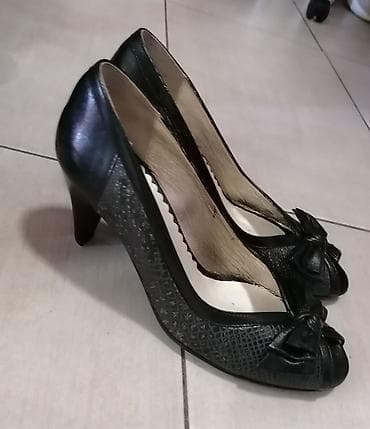 Elegantne crne salonke sa otvorenom prstima i ukrasnom mašnom at lalafo.rs — 6 Elegantne crne salonke sa otvorenom prstima i ukrasnom mašnom — 6