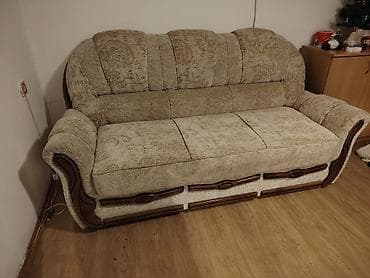 Odlično očuvan trosed na razvlačenje na lalafo.rs — 1 Odlično očuvan trosed na razvlačenje — 1