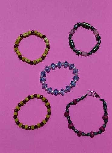 Narukvice po 200 din.komad na lalafo.rs — 2 Narukvice po 200 din.komad — 2