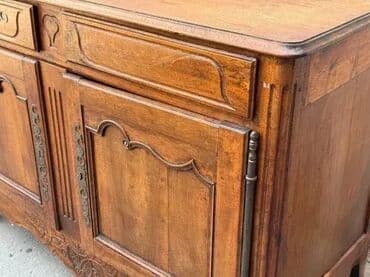 Antique Dressers: Stilska komoda iz 19. veka 🏛️✨ Autentičan komad iz 19. veka, u at lalafo.rs — 1 Antique Dressers: Stilska komoda iz 19. veka 🏛️✨ Autentičan komad iz 19. veka, u — 1