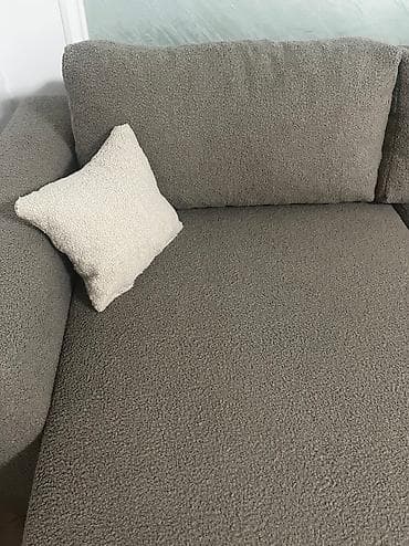 Ugaona garnitura dimenzija 220x130cm.Razvlaci se u lezaj.Poseduje na lalafo.rs — 4 Ugaona garnitura dimenzija 220x130cm.Razvlaci se u lezaj.Poseduje — 4