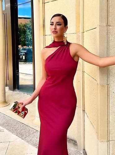 💫Elegantna ženska večernja haljina – model na jedno rame 2900 din uni na lalafo.rs — 1 💫Elegantna ženska večernja haljina – model na jedno rame 2900 din uni — 1