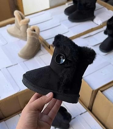 Dečje zimske čizmice . Cena 2500 din na lalafo.rs — 7 Dečje zimske čizmice . Cena 2500 din — 7