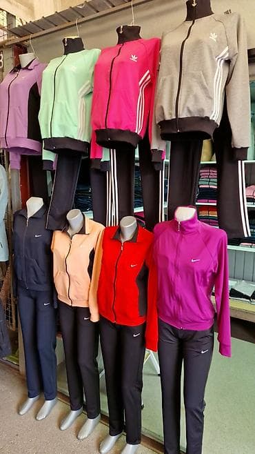 Ženske trenerke – komplet jakna + donji deo. - Model: sportske na lalafo.rs Ženske trenerke – komplet jakna + donji deo. - Model: sportske