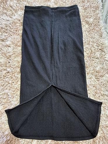 Skirts: H&M crna rebrasta suknja sa prorezom pozadi. - Veličina: EUR at lalafo.rs — 3 Skirts: H&M crna rebrasta suknja sa prorezom pozadi. - Veličina: EUR — 3