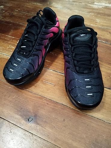 Velicine od 36 do 41 Nike Air Max Plus (Tn) patike – crno/roze prelaz na lalafo.rs — 4 Velicine od 36 do 41 Nike Air Max Plus (Tn) patike – crno/roze prelaz — 4