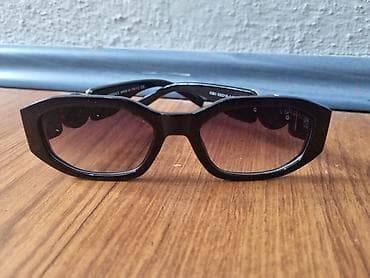 Zenske naocare za sunce Versace
Original na lalafo.rs — 7 Zenske naocare za sunce Versace
Original — 7