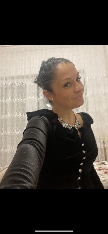 kom sa etiketom: Potpuno nova haljina sa etiketom, placeno preko 10000, preskupa. Kopca at lalafo.rs — 6 kom sa etiketom: Potpuno nova haljina sa etiketom, placeno preko 10000, preskupa. Kopca — 6