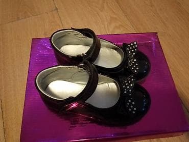 Lakovane cipelice, Vel 26, sitni tragovi nošenja na lalafo.rs — 2 Lakovane cipelice, Vel 26, sitni tragovi nošenja — 2