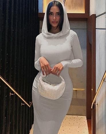 Haljina duga sa kapuljacom. svetlo na lalafo.rs Haljina duga sa kapuljacom. svetlo