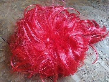 Prodajem jarko crvenu periku,potpuno nova,nenošena at lalafo.rs — 5 Prodajem jarko crvenu periku,potpuno nova,nenošena — 5