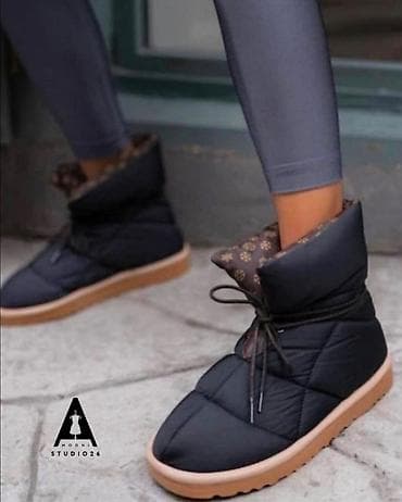 Predivne
Tople, Nepromočive
Br 38 na lalafo.rs — 3 Predivne
Tople, Nepromočive
Br 38 — 3