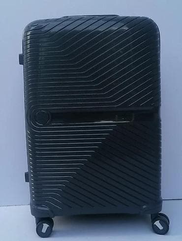 Backpacks, bags and suitcases: Čvrst kofer tamnosive boje sa teksturiranom površinom i dijagonalnim at lalafo.rs — 1 Backpacks, bags and suitcases: Čvrst kofer tamnosive boje sa teksturiranom površinom i dijagonalnim — 1