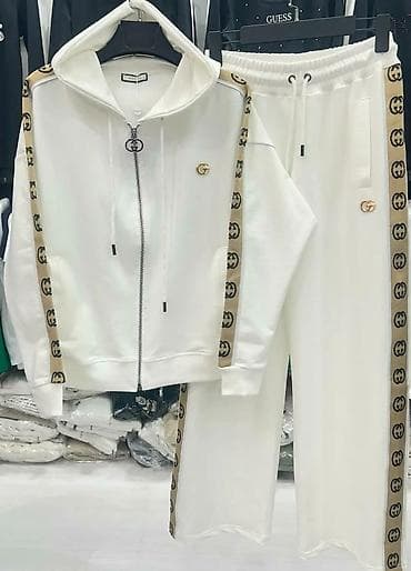 Dvoslojni ženski trenerka set – dukserica sa kapuljačom i donji deo S na lalafo.rs — 1 Dvoslojni ženski trenerka set – dukserica sa kapuljačom i donji deo S — 1