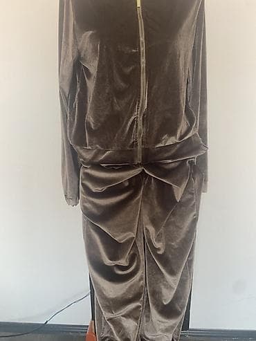 pantalone gina benotti: Ženski komplet od pliša – jakna i pantalone - Materijal: meki pliš sa na lalafo.rs — 1 pantalone gina benotti: Ženski komplet od pliša – jakna i pantalone - Materijal: meki pliš sa — 1