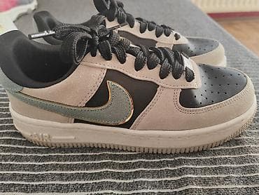 Nike Air Force 1 patike, kombinacija crne, bež i zelene boje. Detalji na lalafo.rs — 2 Nike Air Force 1 patike, kombinacija crne, bež i zelene boje. Detalji — 2