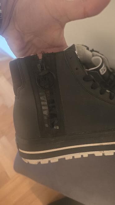 Tommy Hilfiger Tommy Jeans NOVE ORIGINALnosene par puta,gotovo da na lalafo.rs — 6 Tommy Hilfiger Tommy Jeans NOVE ORIGINALnosene par puta,gotovo da — 6