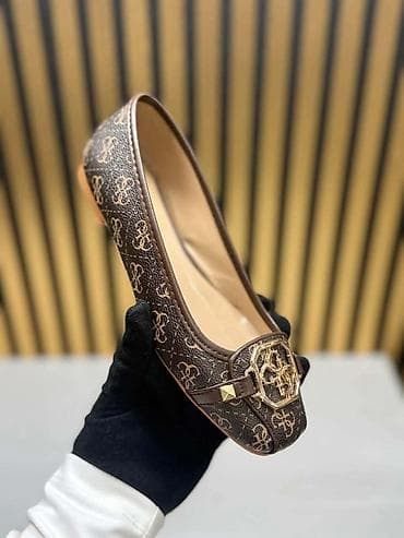 Baletanke
Cena 4100
Vel. 36-40
P35 na lalafo.rs Baletanke
Cena 4100
Vel. 36-40
P35