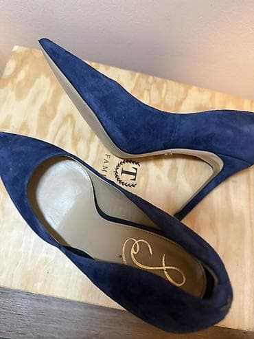 Elegantne ženske salonke – tamnoplave, od prevrnute kože (velur) - na lalafo.rs — 3 Elegantne ženske salonke – tamnoplave, od prevrnute kože (velur) - — 3