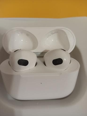 Apple AirPods (3. generacija) sa MagSafe kućištem za punjenje - at lalafo.rs — 6 Apple AirPods (3. generacija) sa MagSafe kućištem za punjenje - — 6