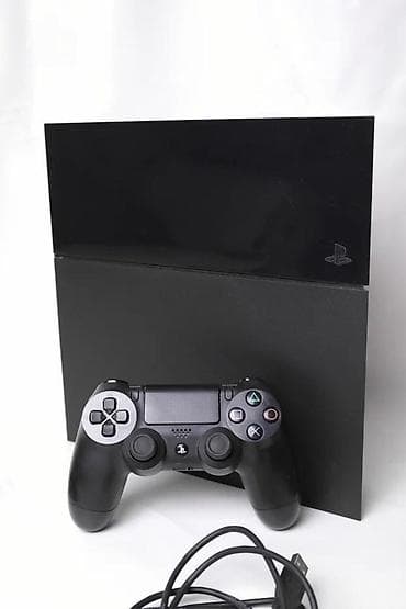 Electronics: U ponudi Sony Playstation 4 sa naslova. Konzola je radno u perfektnom at lalafo.rs — 8 Electronics: U ponudi Sony Playstation 4 sa naslova. Konzola je radno u perfektnom — 8