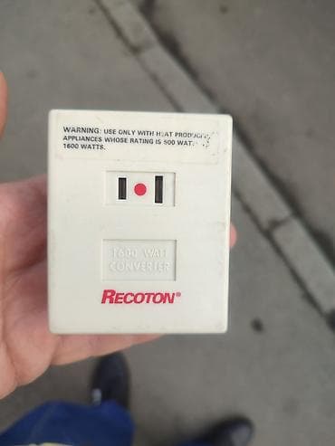 Recoton 1600W konverter za uređaje 220 na 110 - Električni na lalafo.rs Recoton 1600W konverter za uređaje 220 na 110 - Električni
