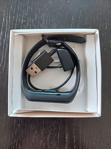 Samsung Galaxy Fit2 – fitnes narukvica - OLED ekran u boji sa at lalafo.rs — 3 Samsung Galaxy Fit2 – fitnes narukvica - OLED ekran u boji sa — 3